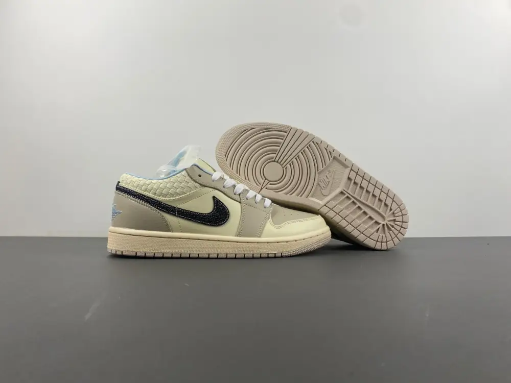 Air Jordan 1 Low 