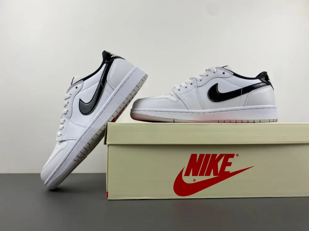Air Jordan 1 Low 