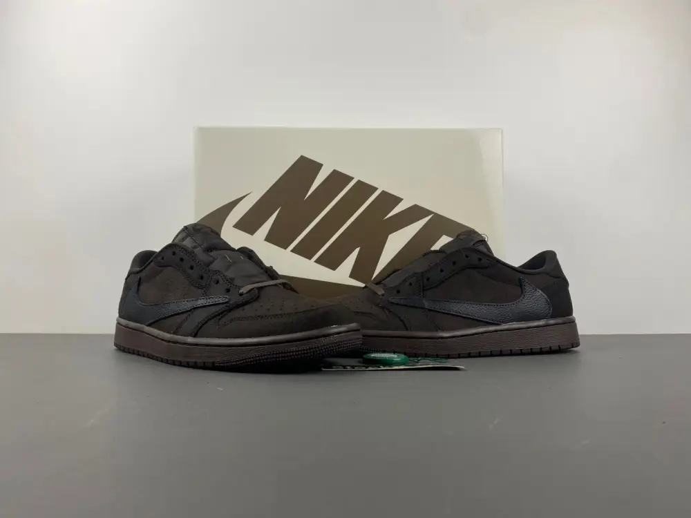 Travis Scott x Air Jordan 1 Low OG 