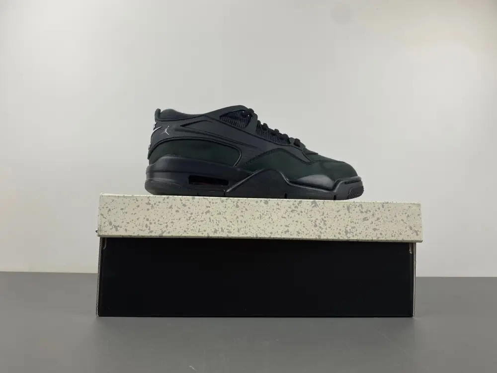 Air Jordan 4 RM 