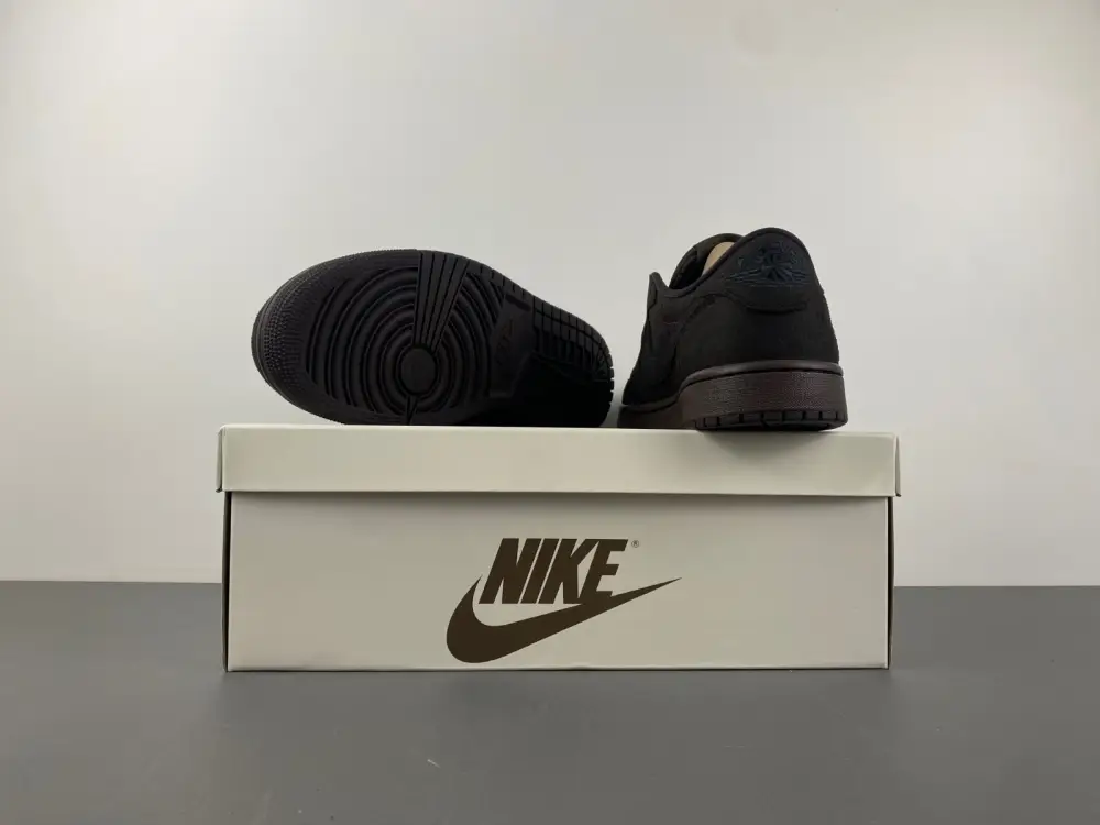 Travis Scott x Air Jordan 1 Low OG 