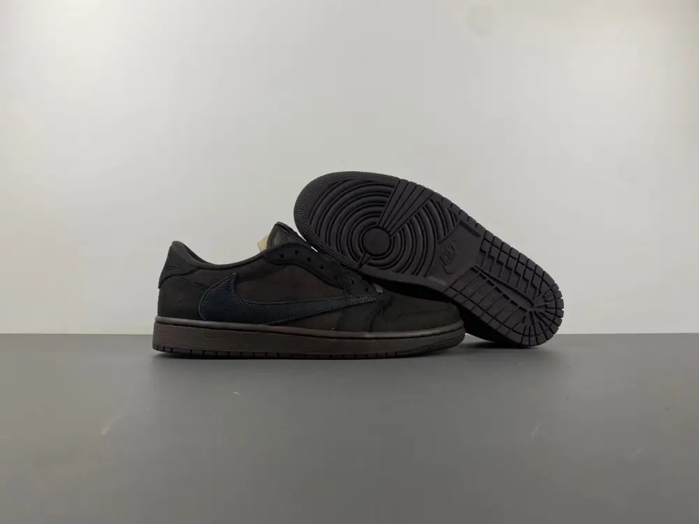 Travis Scott x Air Jordan 1 Low OG 
