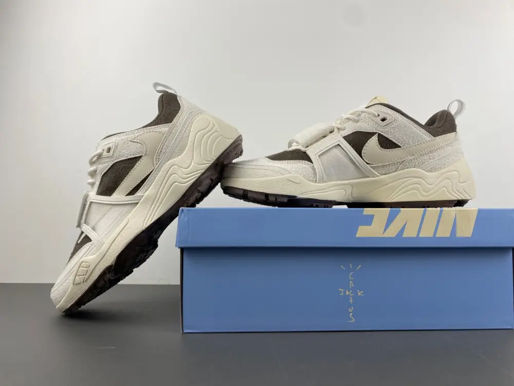 Nike Zoom Field Jaxx SP Travis Scott Sail 