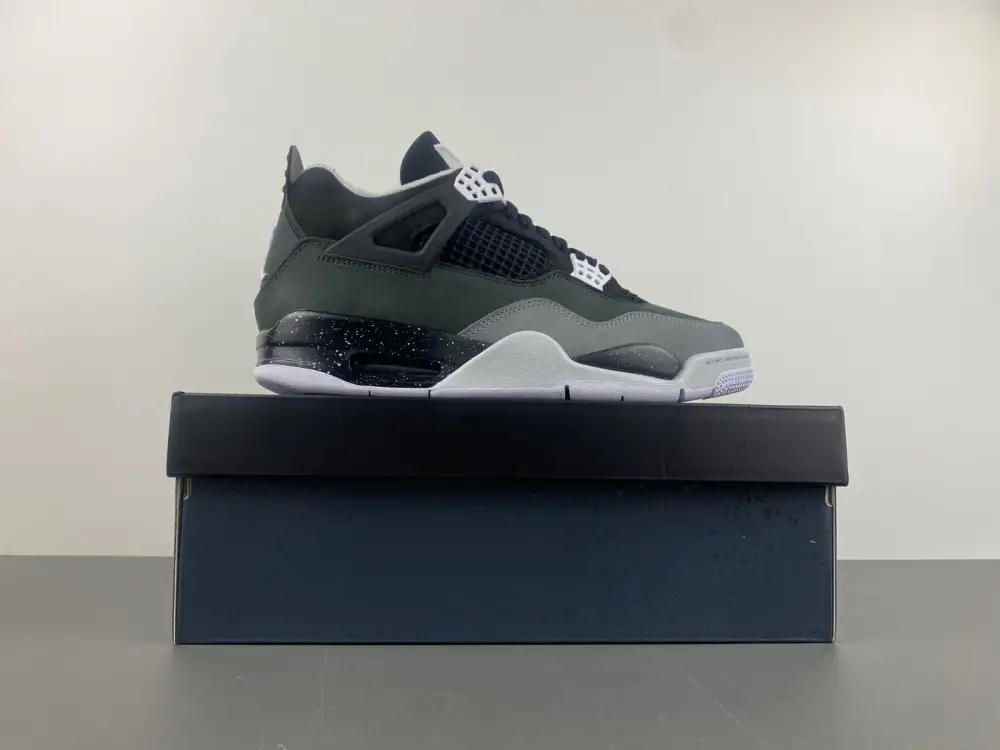 Air Jordan 4 