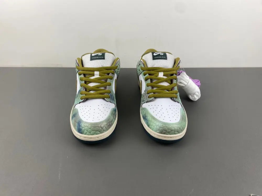 Nike SB Dunk Low Alexis Sablone Chameleon 