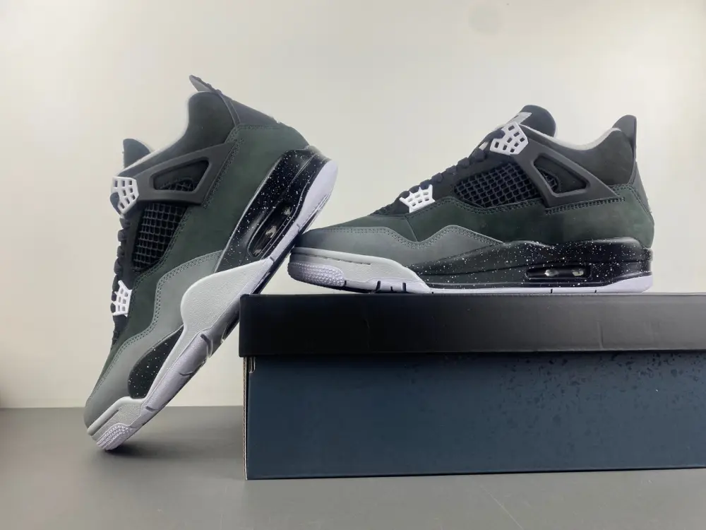Air Jordan 4 