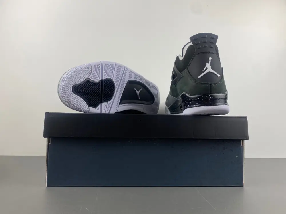 Air Jordan 4 