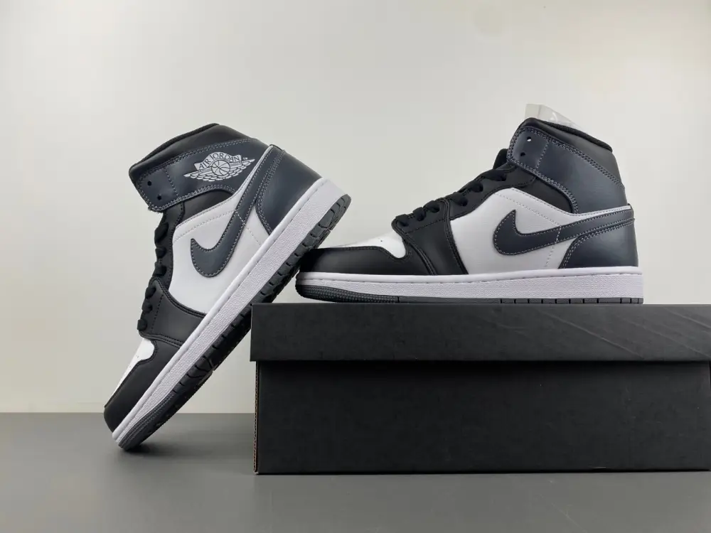 Wmns Jordan 1 Mid 'Cosmic Clay 