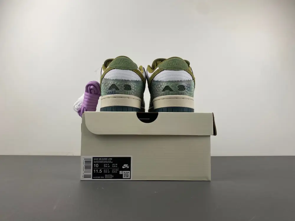 Nike SB Dunk Low Alexis Sablone Chameleon 
