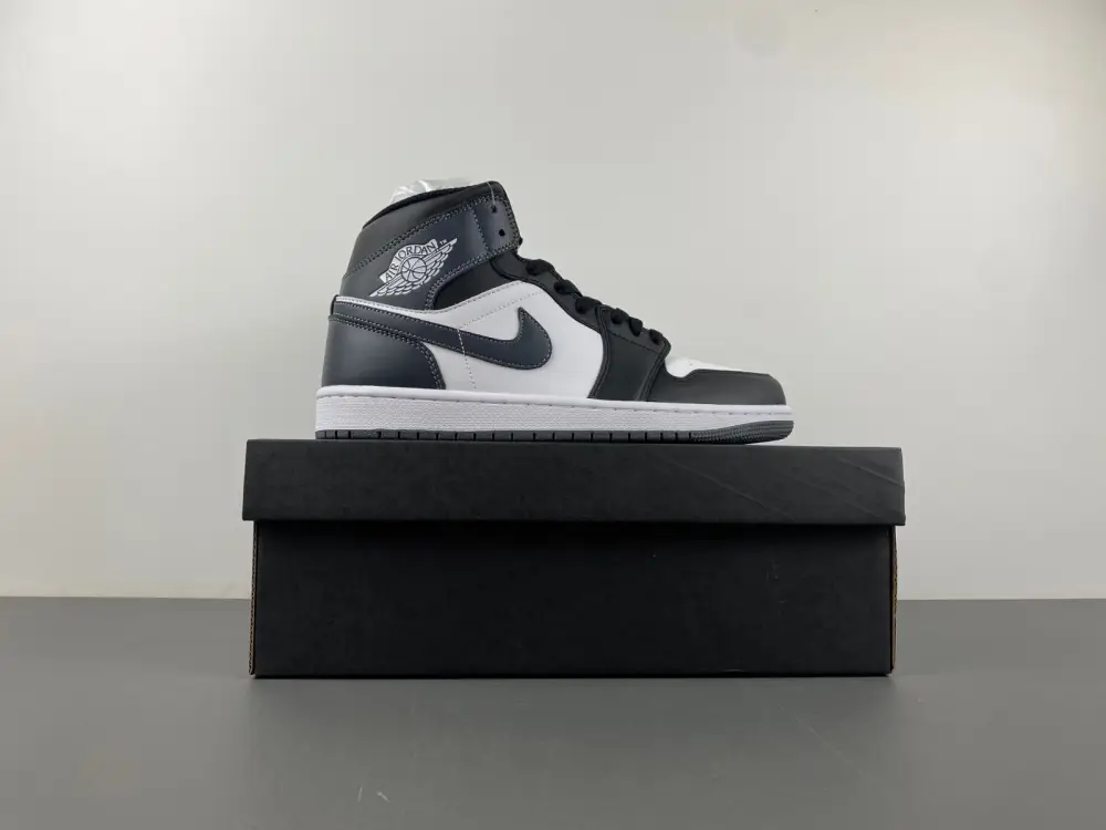Wmns Jordan 1 Mid 'Cosmic Clay 