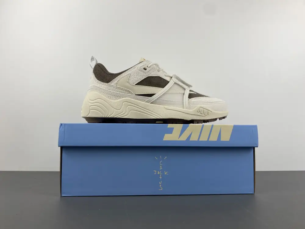 Nike Zoom Field Jaxx SP Travis Scott Sail 