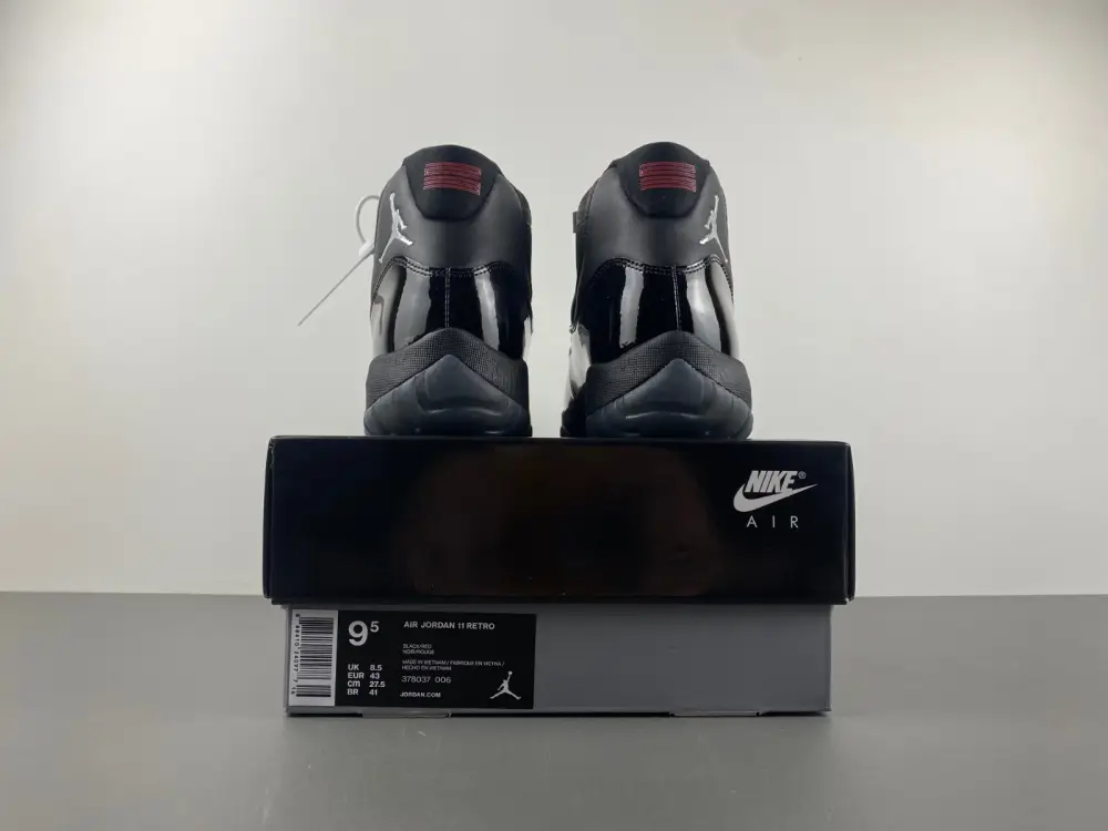 Air Jordan 11 Black, blue, white and red 