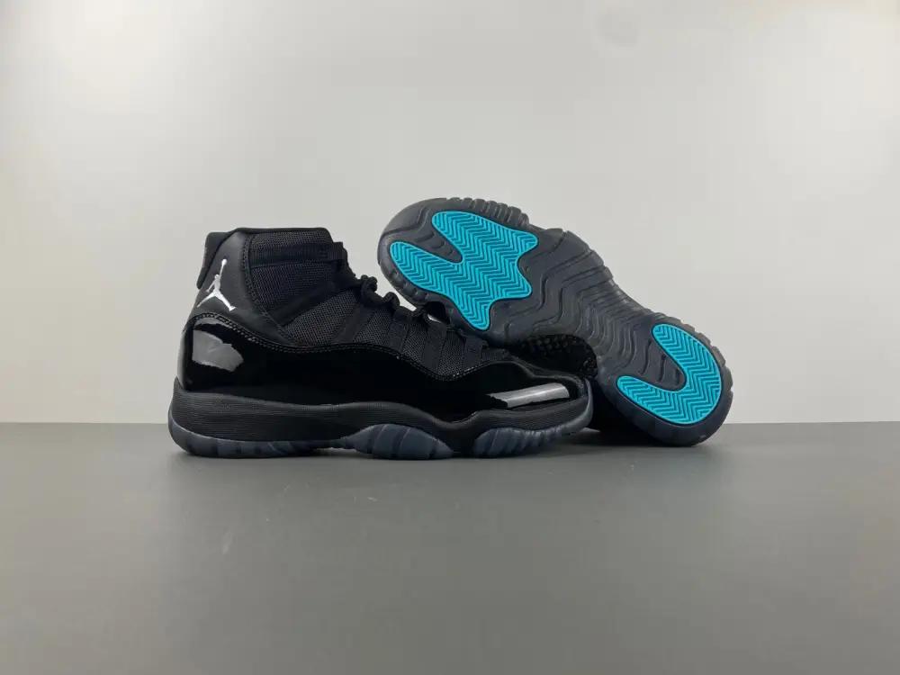 Air Jordan 11 Black, blue, white and red 