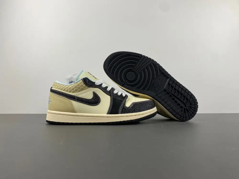 Air Jordan 1 Low 