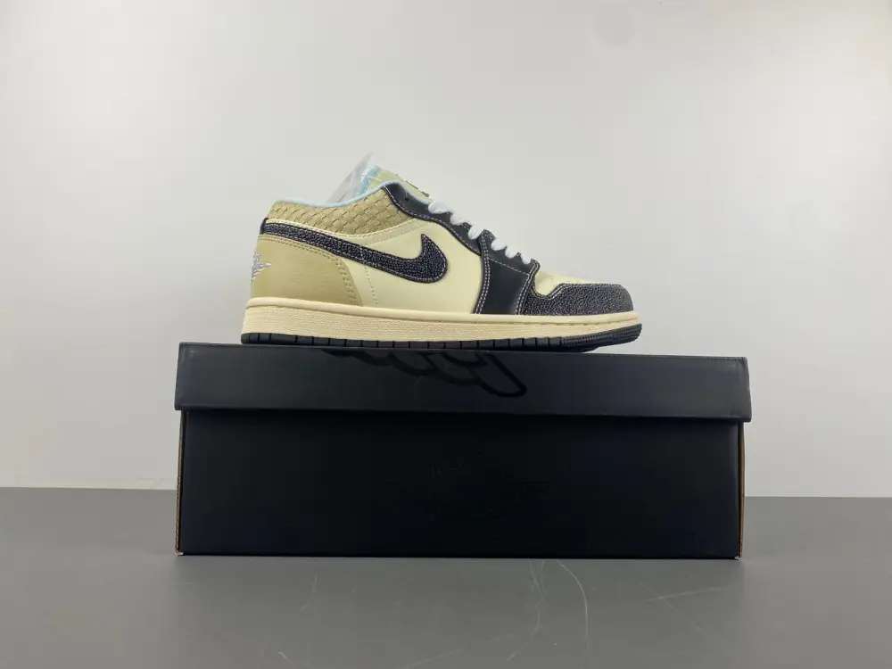 Air Jordan 1 Low 