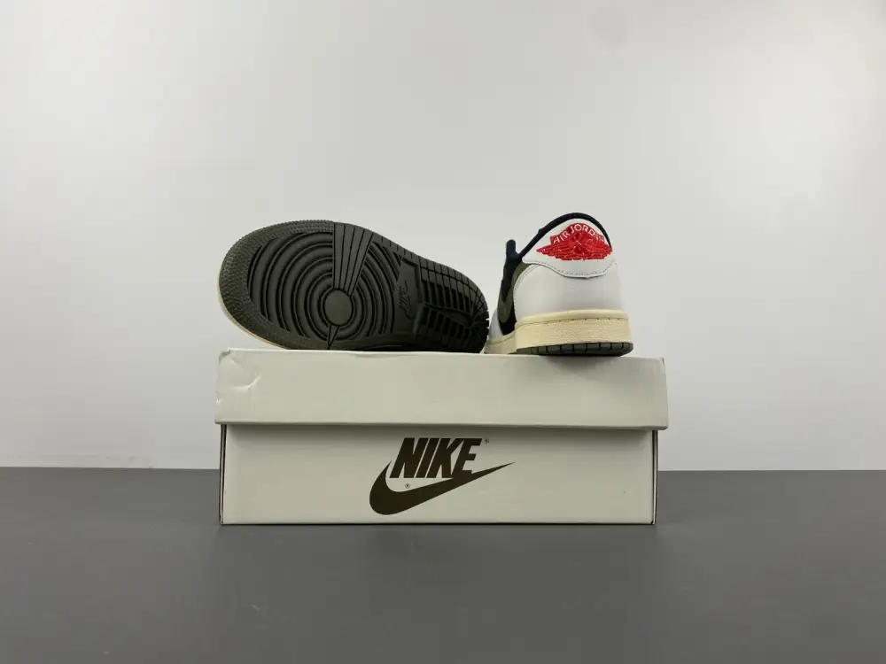 Travis Scott x Jordan 1 Retro Low OG SP PS 'Olive' 