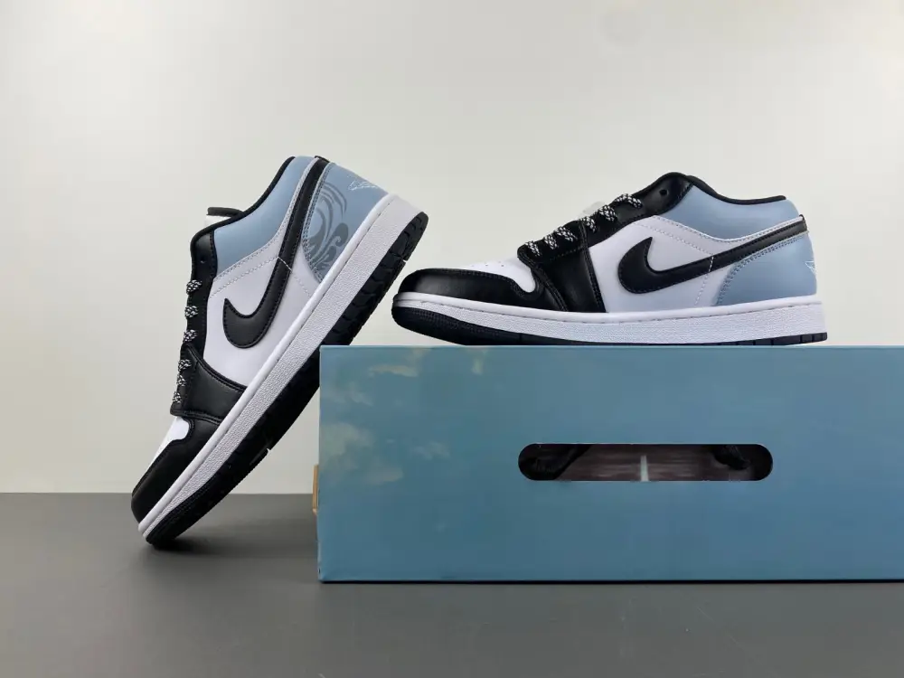 Air Jordan 1 Low 