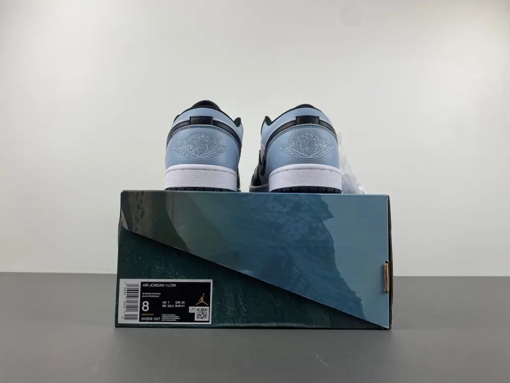 Air Jordan 1 Low 