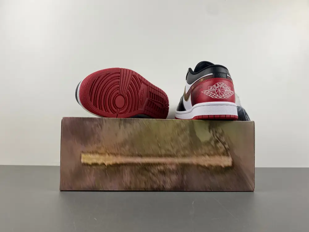 Air Jordan 1 Low 