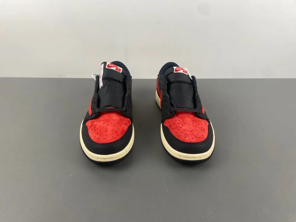 Travis Scott x Air Jordan 1 Low OG 