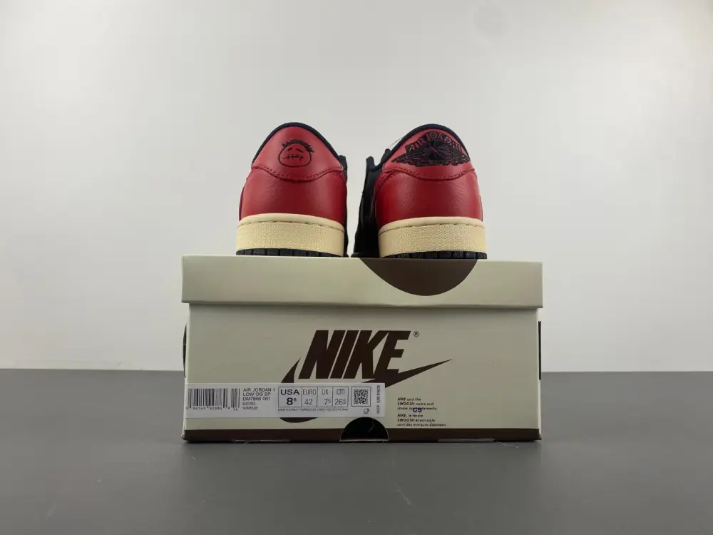 Travis Scott x Air Jordan 1 Low OG 