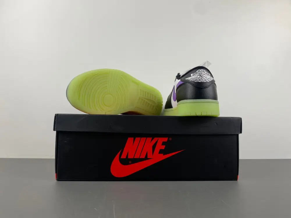 Air Jordan 1 Retro Low OG Black Raspberry 