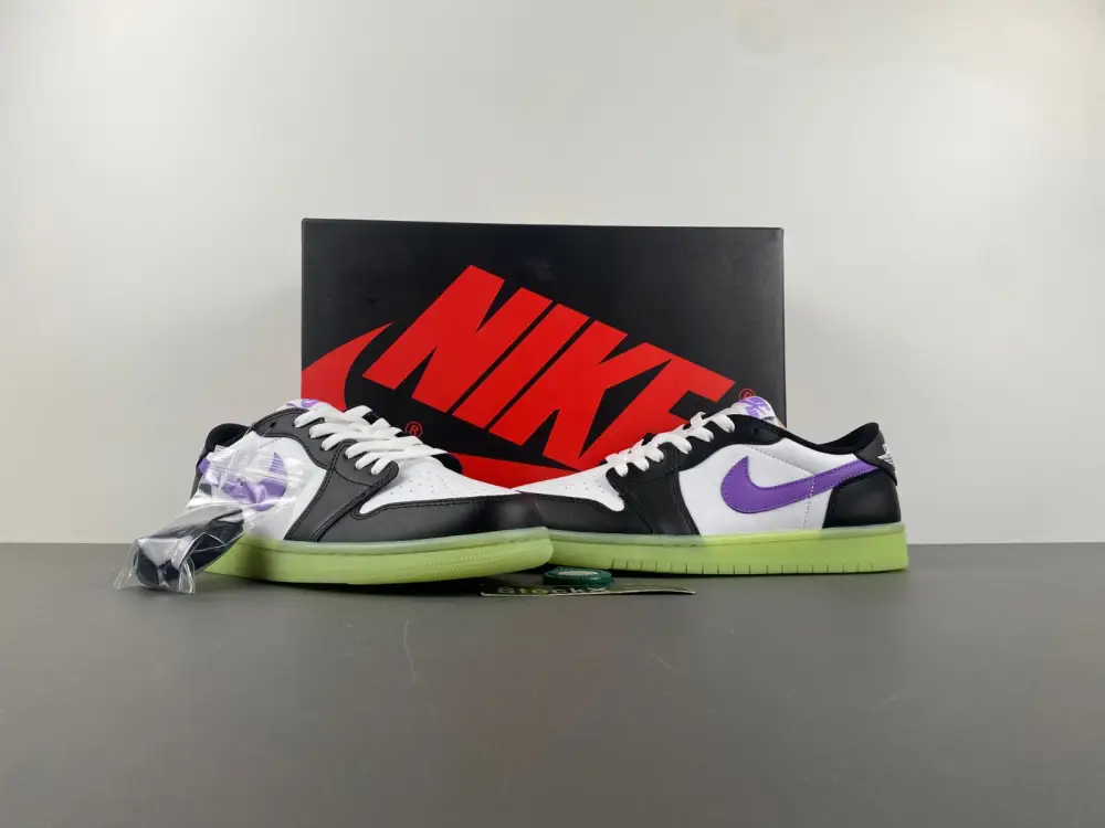 Air Jordan 1 Retro Low OG Black Raspberry 