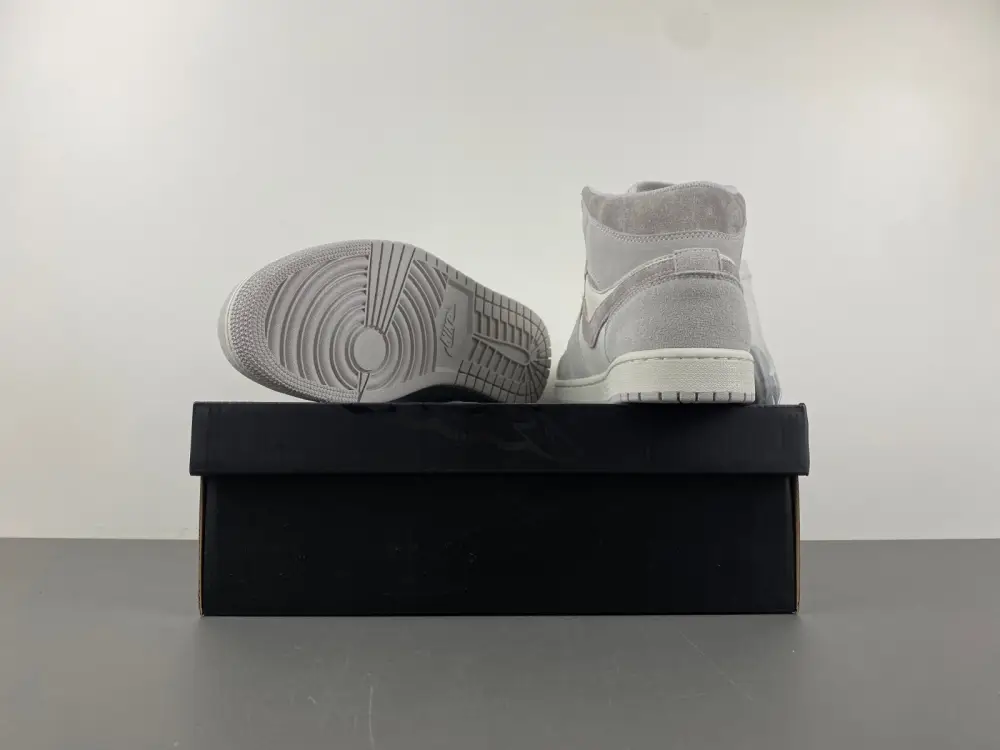 Wmns Jordan 1 Mid 