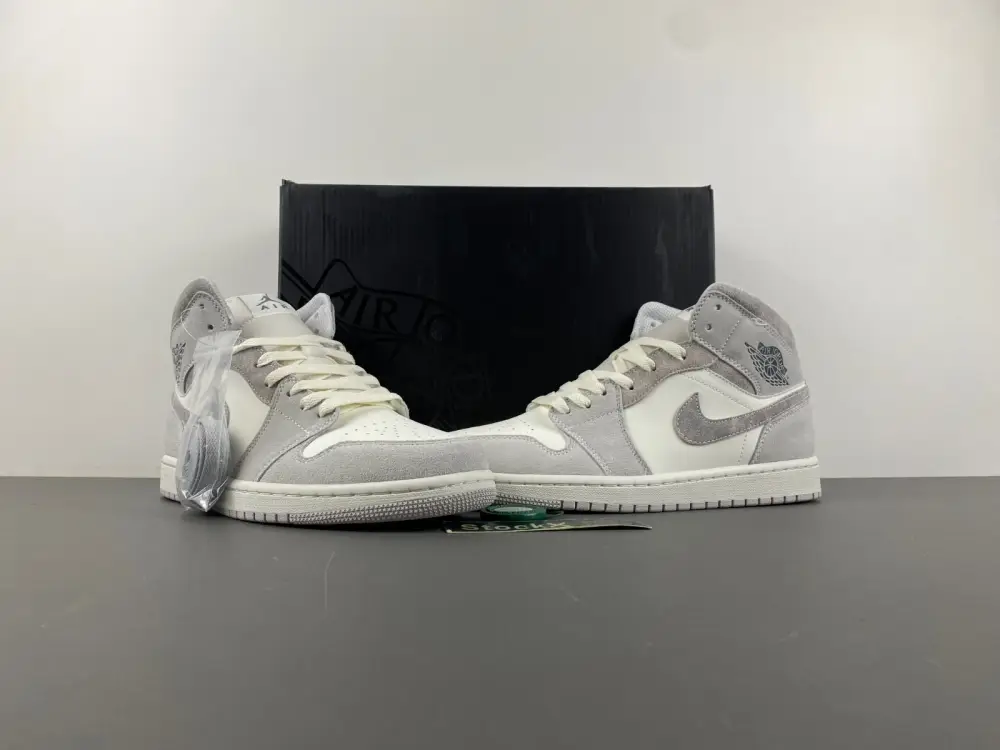 Wmns Jordan 1 Mid 