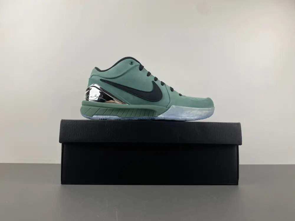 Nike Kobe 4 Protro 