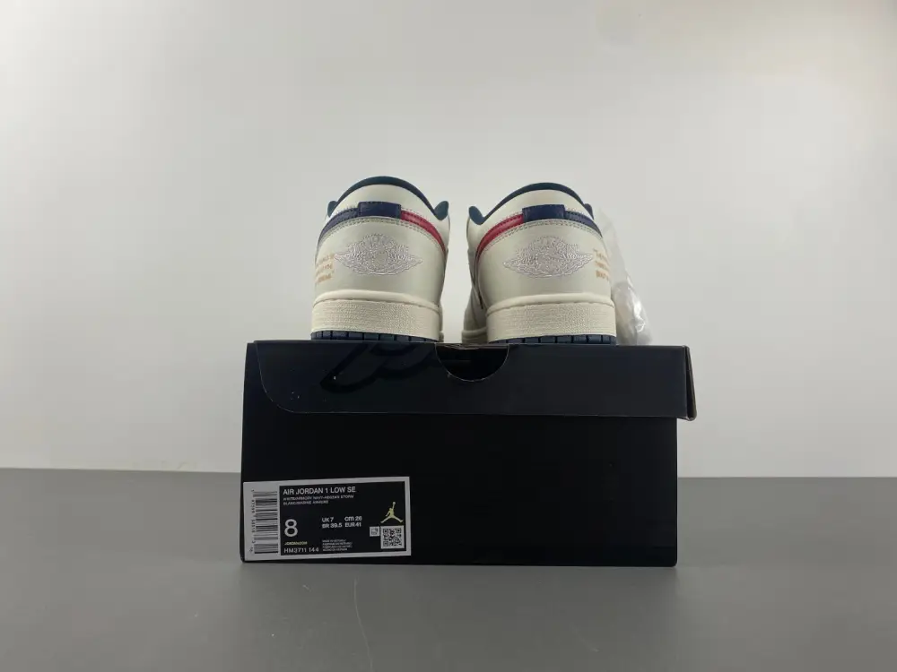 Air Jordan 1 Low 