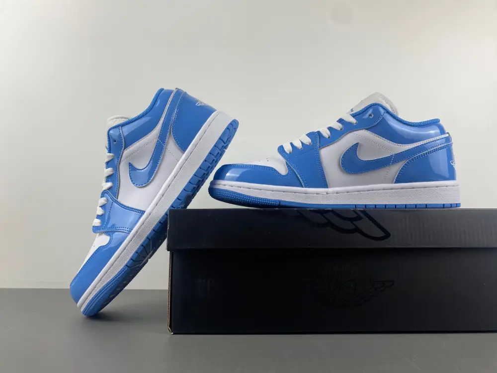 Air Jordan 1 Low SE White Legend Blue 