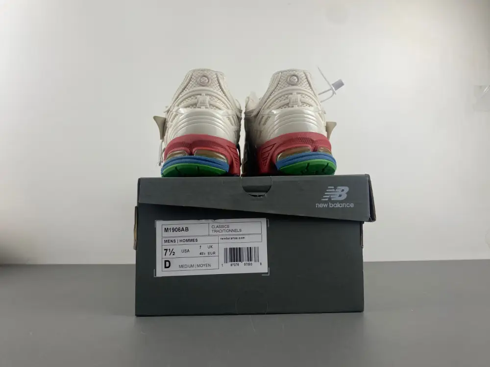 New Balance 1906A Sea Salt Astro Dust 
