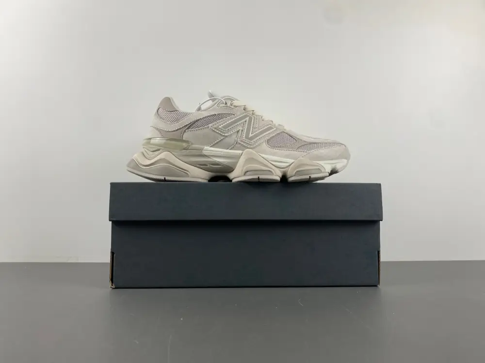 New Balance 9060 Grey Moonbeam 