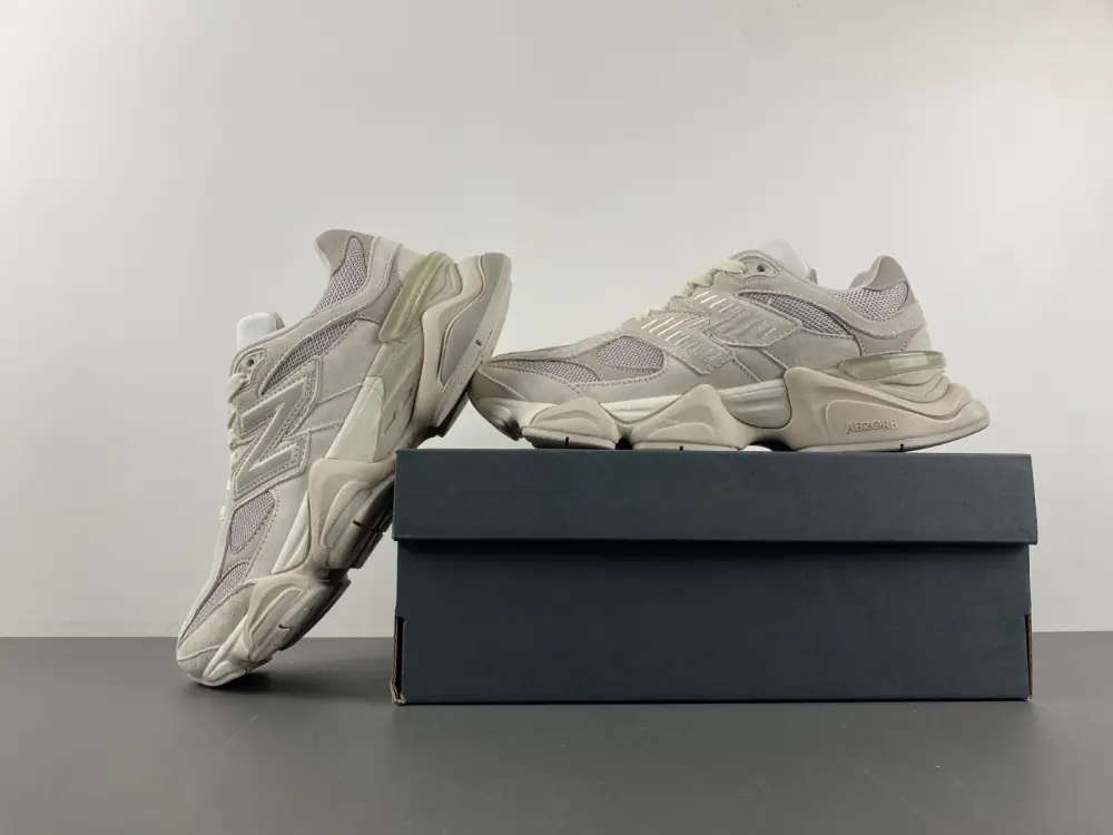 New Balance 9060 Grey Moonbeam 
