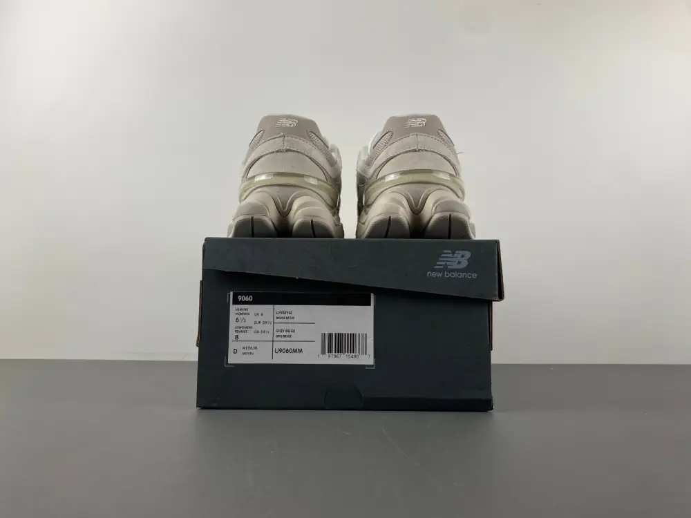 New Balance 9060 Grey Moonbeam 