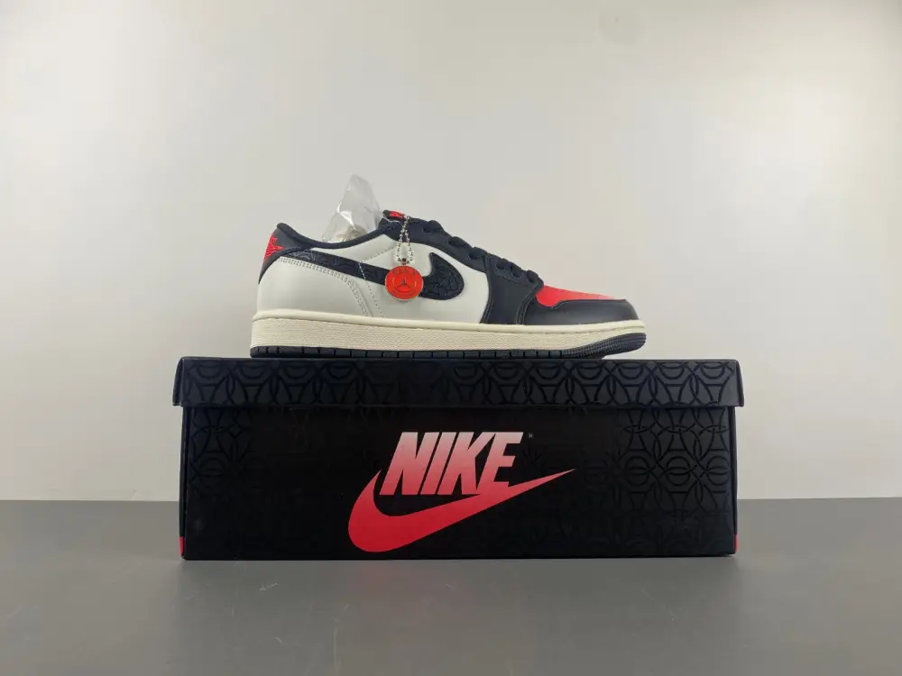 Air Jordan 1 Low 
