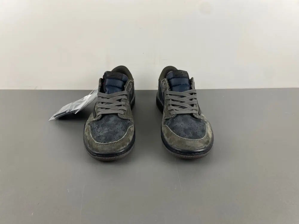 Travis Scott x Air Jordan 1 Low OG 