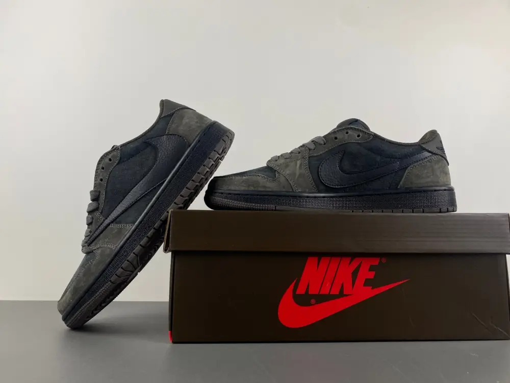 Travis Scott x Air Jordan 1 Low OG 
