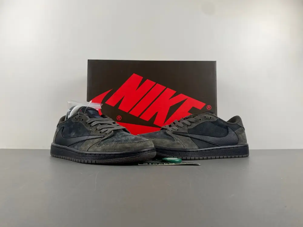 Travis Scott x Air Jordan 1 Low OG 