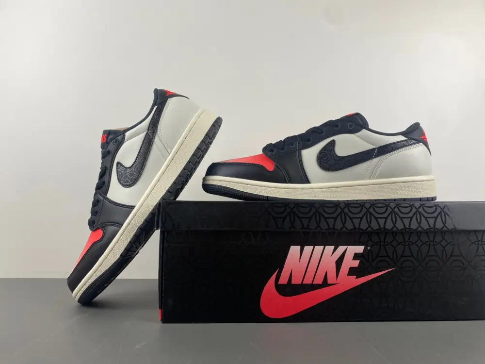 Air Jordan 1 Low 