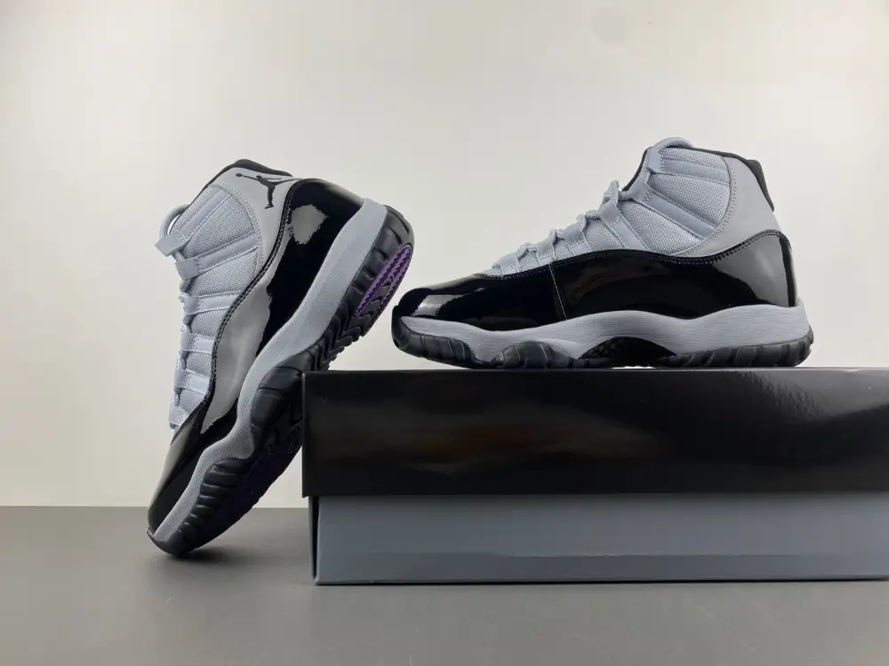 Air Jordan 11 Gray black 