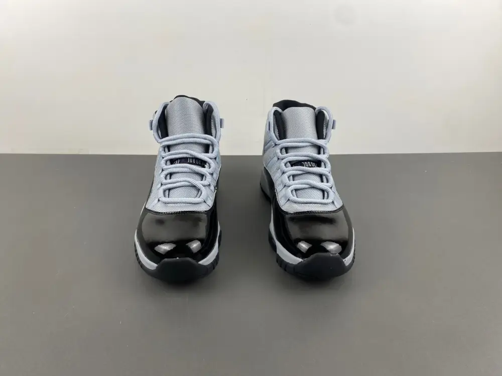 Air Jordan 11 Gray black 