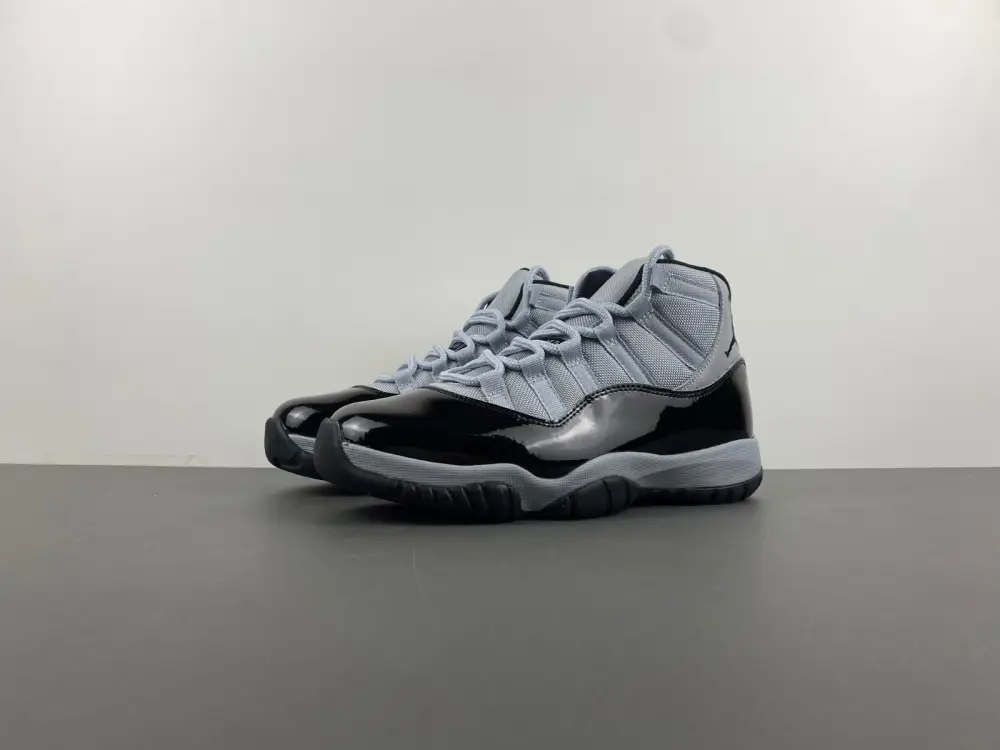 Air Jordan 11 Gray black 