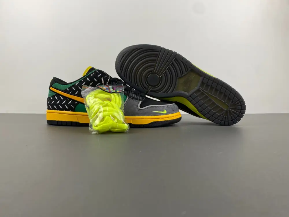 Nike Dunk Low 