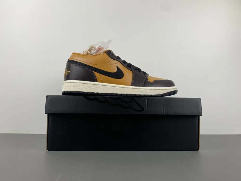 Air Jordan 1 Low Flax Baroque Brown 