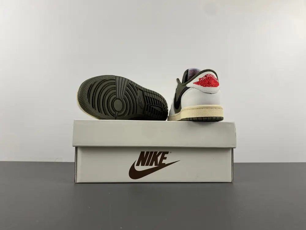Jordan 1 Retro Low OG SP Travis Scott Medium Olive 
