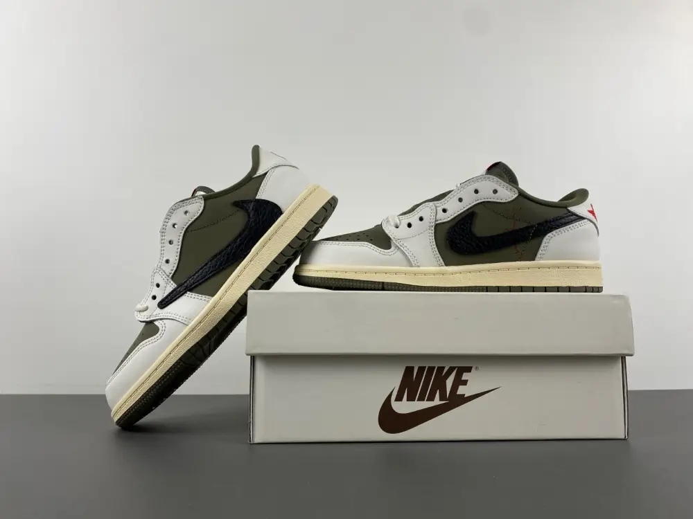 Jordan 1 Retro Low OG SP Travis Scott Medium Olive 