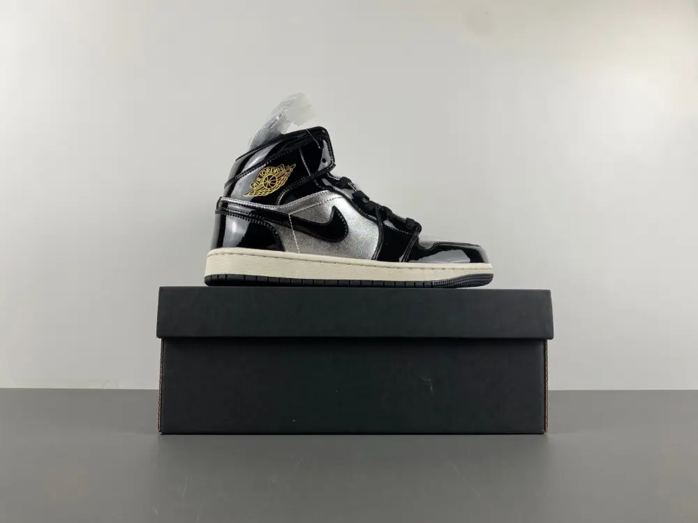 Air Jordan 1 Mid SE 