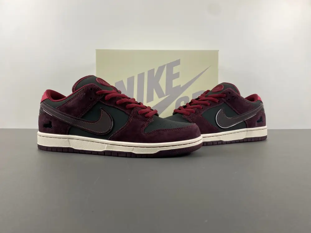 Riot Skateshop x Nike SB Dunk Low 2025 